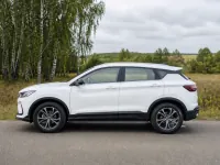 Geely Coolray — сбоку