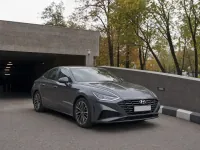 Hyundai Sonata — спереди