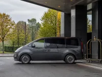 Hyundai Staria — сбоку