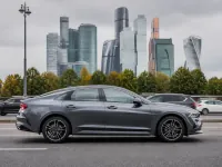 Kia K5 — сбоку