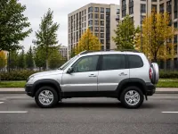Lada Niva Travel — сбоку