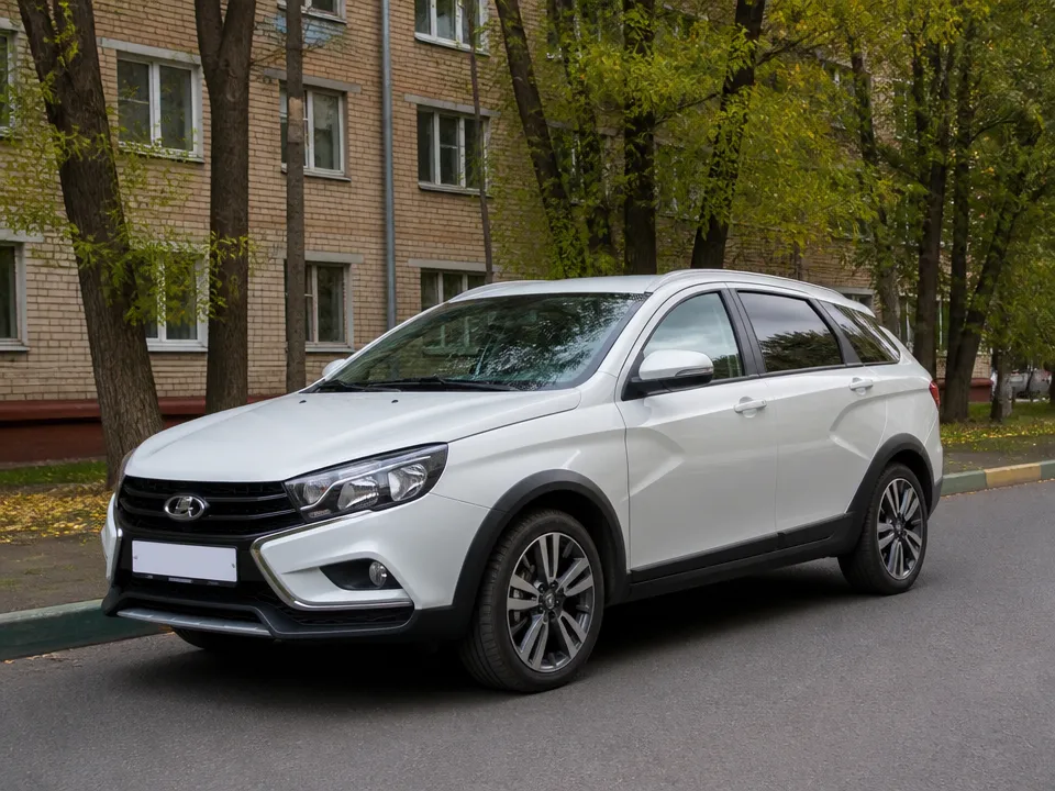 Lada Vesta SW Cross — аренда авто в Москве