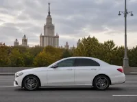 Mercedes-Benz E-Class — сбоку