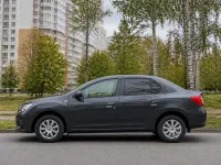 Renault Logan — сбоку