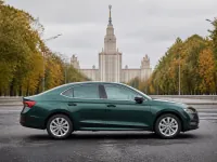 Škoda Octavia — сбоку