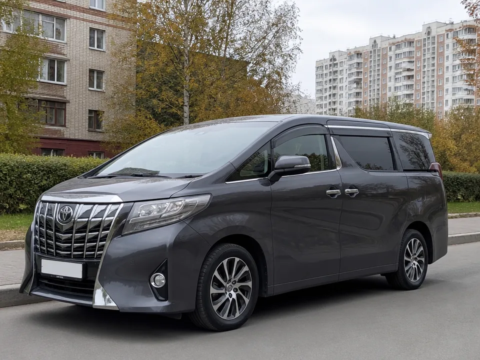 Toyota Alphard — аренда авто в Москве