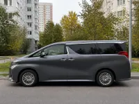 Toyota Alphard — сбоку