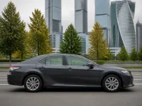 Toyota Camry — сбоку