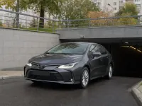 Toyota Corolla — спереди